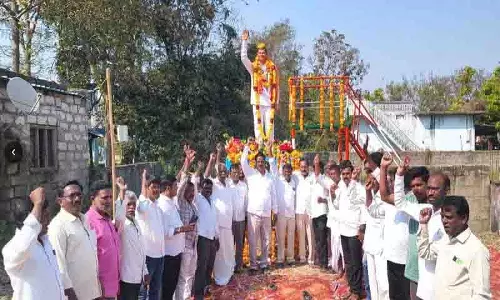 BRS नेताओं ने उंदेती प्रसाद को श्रद्धांजलि दी