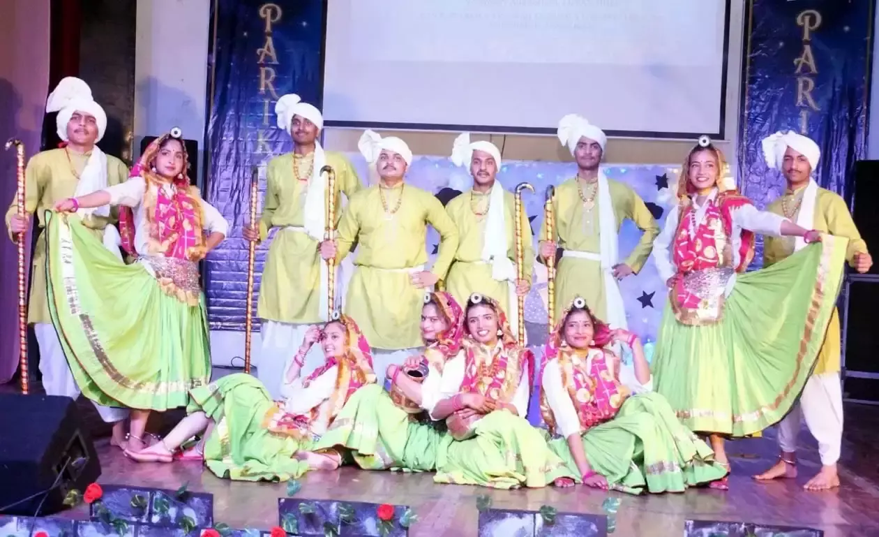 Hisar: विद्यार्थियों को जीवन में अनुशासन और मेहनत की सीख Hisar: विद्यार्थियों को जीवन में अनुशासन और मेहनत की सीख