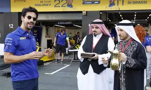 लोला यामाहा Jeddah में Formula E रेस में वापसी लोला यामाहा Jeddah में Formula E रेस में वापसी