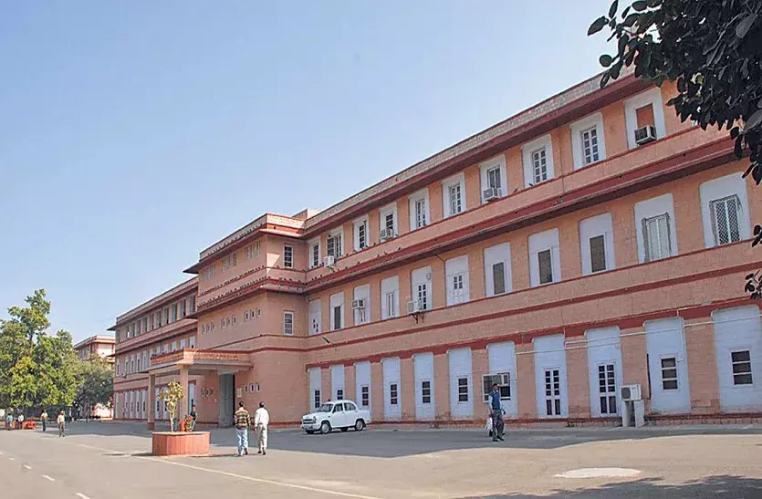 Jaipur: सचिवालय में पांच से अधिक लोगों के जुटने पर प्रतिबंध Jaipur: सचिवालय में पांच से अधिक लोगों के जुटने पर प्रतिबंध