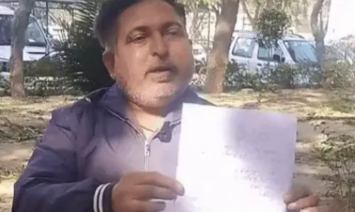 Fatehabad: सरकारी चक्कर काटते-काटते युवक ने मांगी मृत्यु की इच्छा Fatehabad: सरकारी चक्कर काटते-काटते युवक ने मांगी मृत्यु की इच्छा