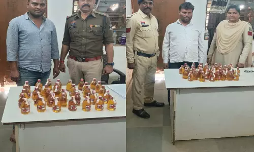 खरोरा पुलिस ने अवैध शराब बेचने वाले चार आरोपियों को किया गिरफ्तार