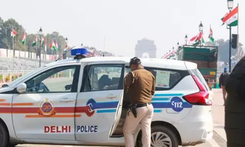 आदर्श नगर में चाकूबाजी की घटना में दो घायल, मुखर्जी नगर में महिला ने की आत्महत्या आदर्श नगर में चाकूबाजी की घटना में दो घायल, मुखर्जी नगर में महिला ने की आत्महत्या