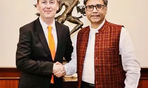 अमेरिकी राजदूत गोर और विदेश सचिव मिसरी ने द्विपक्षीय साझेदारी को आगे बढ़ाने पर चर्चा की अमेरिकी राजदूत गोर और विदेश सचिव मिसरी ने द्विपक्षीय साझेदारी को आगे बढ़ाने पर चर्चा की