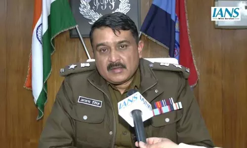 सनसनीखेज हत्या मामले की जांच में पुलिस ने की चौकस निगरानी, अज्ञात स्कूटी का किया ट्रैक सनसनीखेज हत्या मामले की जांच में पुलिस ने की चौकस निगरानी, अज्ञात स्कूटी का किया ट्रैक