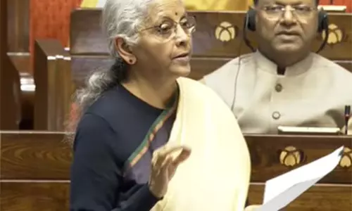 Sitharaman ने कांग्रेस के मगरमच्छ के आंसू पर तंज कसा, बढ़ती कर्ज मांग पर टिप्पणी की Sitharaman ने कांग्रेस के मगरमच्छ के आंसू पर तंज कसा, बढ़ती कर्ज मांग पर टिप्पणी की