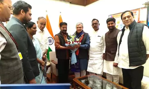 सीएम ने हैदराबाद एयरपोर्ट के पास से हाई-स्पीड रेल कॉरिडोर शुरू करने की मांग की