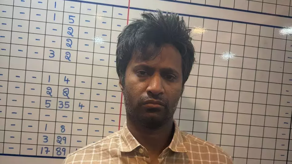 इंजीनियर ने अपने पिता और मां की हत्या की, पारिवारिक विवाद में डबल मर्डर इंजीनियर ने अपने पिता और मां की हत्या की, पारिवारिक विवाद में डबल मर्डर