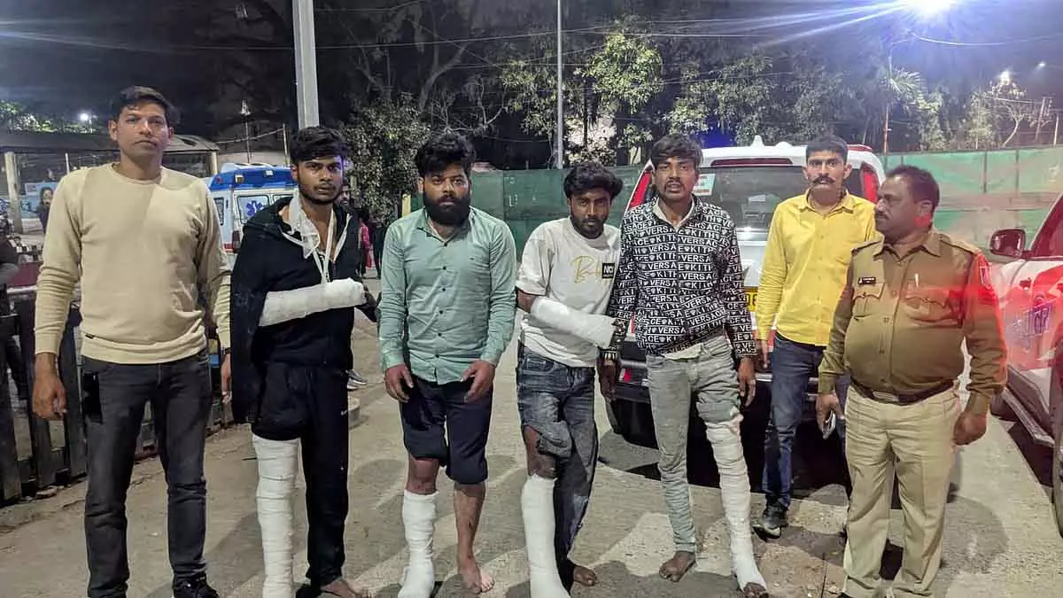 Indore : दो गुटों के बीच झगड़े में युवक की हत्या, चार गिरफ्तार Indore : दो गुटों के बीच झगड़े में युवक की हत्या, चार गिरफ्तार