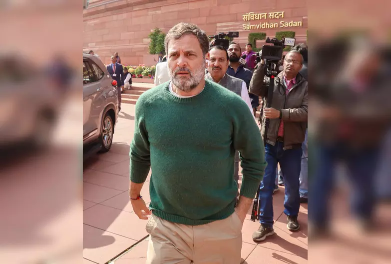 देशव्यापी हड़ताल पर राहुल गांधी बोले- मजदूरों और किसानों के संघर्ष के साथ मजबूती से खड़ा हूं देशव्यापी हड़ताल पर राहुल गांधी बोले- मजदूरों और किसानों के संघर्ष के साथ मजबूती से खड़ा हूं