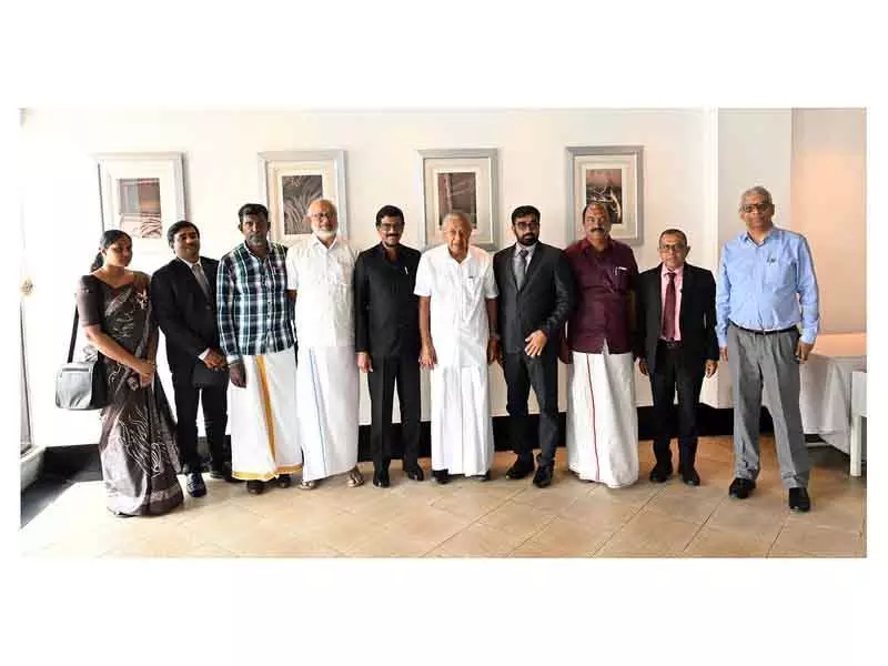 श्रीलंका के JVP महासचिव ने केरल CM से मुलाकात की, पर्यटन और सांस्कृतिक संबंधों पर चर्चा श्रीलंका के JVP महासचिव ने केरल CM से मुलाकात की, पर्यटन और सांस्कृतिक संबंधों पर चर्चा