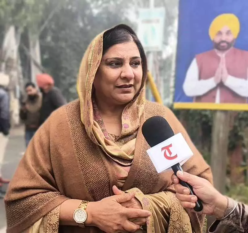 AAP MLA के गर्दन पर घुटना वाले बयान की कांग्रेस ने आलोचना की AAP MLA के गर्दन पर घुटना वाले बयान की कांग्रेस ने आलोचना की