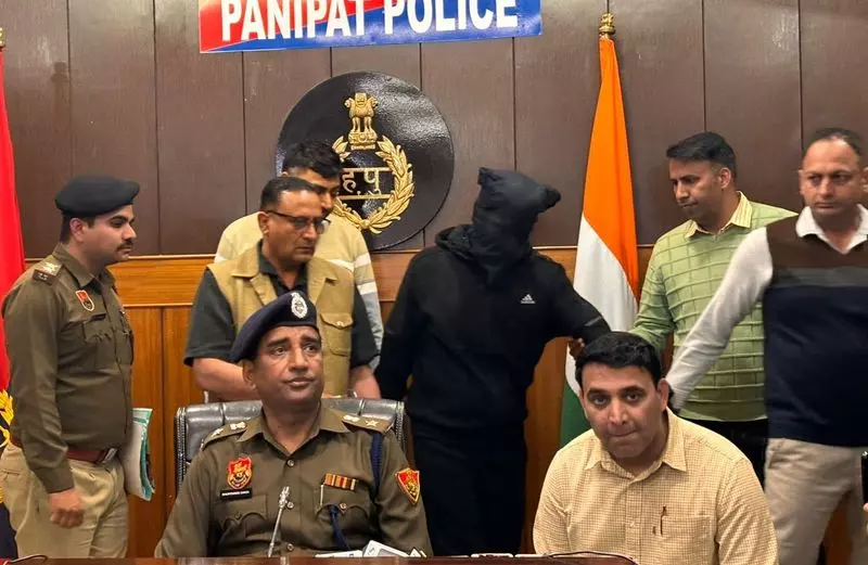 Gangster शीलू दहर मॉस्को से लौटते समय दिल्ली एयरपोर्ट पर पकड़ा गया Gangster शीलू दहर मॉस्को से लौटते समय दिल्ली एयरपोर्ट पर पकड़ा गया