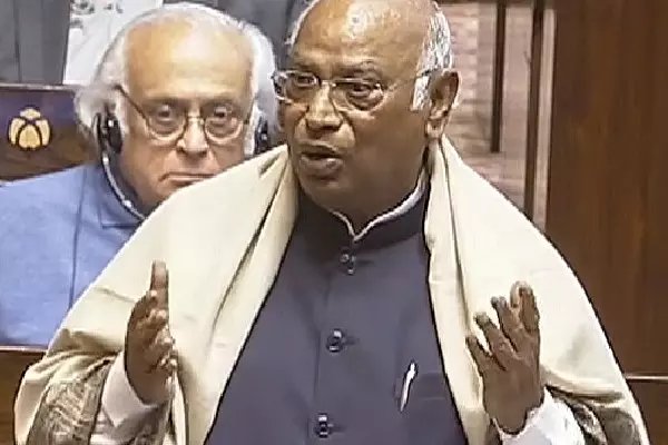 Kharge ने जातिगत भेदभाव की निंदा की, ओडिशा आंगनवाड़ी बहिष्कार पर प्रकाश डाला Kharge ने जातिगत भेदभाव की निंदा की, ओडिशा आंगनवाड़ी बहिष्कार पर प्रकाश डाला