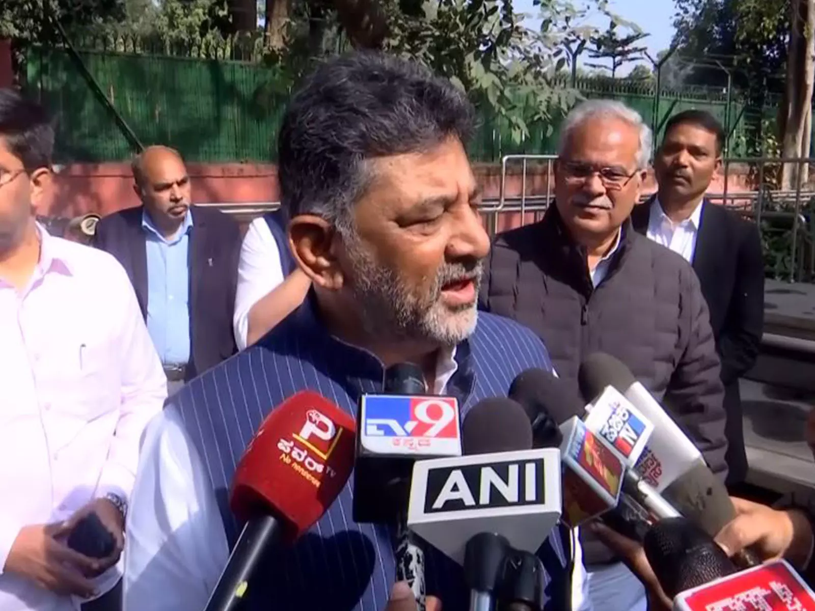 AICC बैठक पर बोले डीके शिवकुमार, ‘राजनीतिक मुद्दों पर चर्चा हुई’ AICC बैठक पर बोले डीके शिवकुमार, ‘राजनीतिक मुद्दों पर चर्चा हुई’