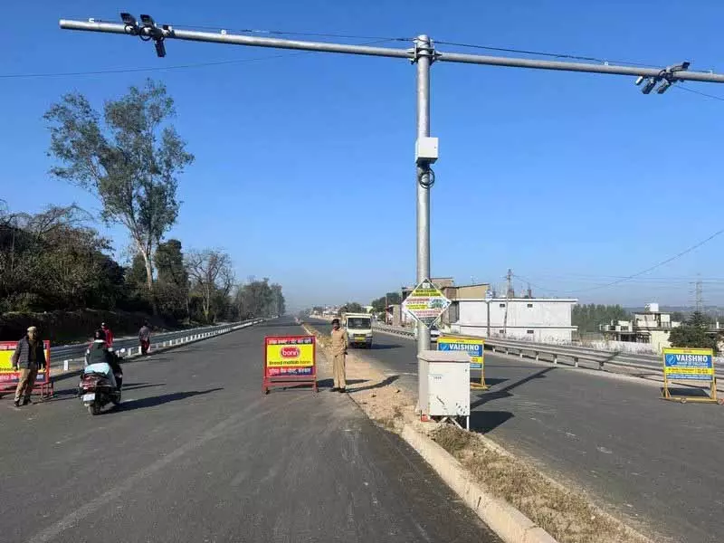 Nurpur में नियमों के उल्लंघन पर रोक लगाने के लिए AI-पावर्ड ट्रैफिक सिस्टम Nurpur में नियमों के उल्लंघन पर रोक लगाने के लिए AI-पावर्ड ट्रैफिक सिस्टम