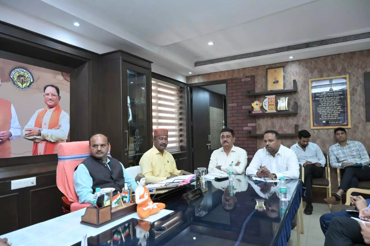 प्रतिदिन सुबह और शाम 6 बजे से 1 घंटा पानी आपूर्ति के समय फील्ड में रहेंगे निगम कर्मी, जलसमस्या का करेंगे निदान प्रतिदिन सुबह और शाम 6 बजे से 1 घंटा पानी आपूर्ति के समय फील्ड में रहेंगे निगम कर्मी, जलसमस्या का करेंगे निदान