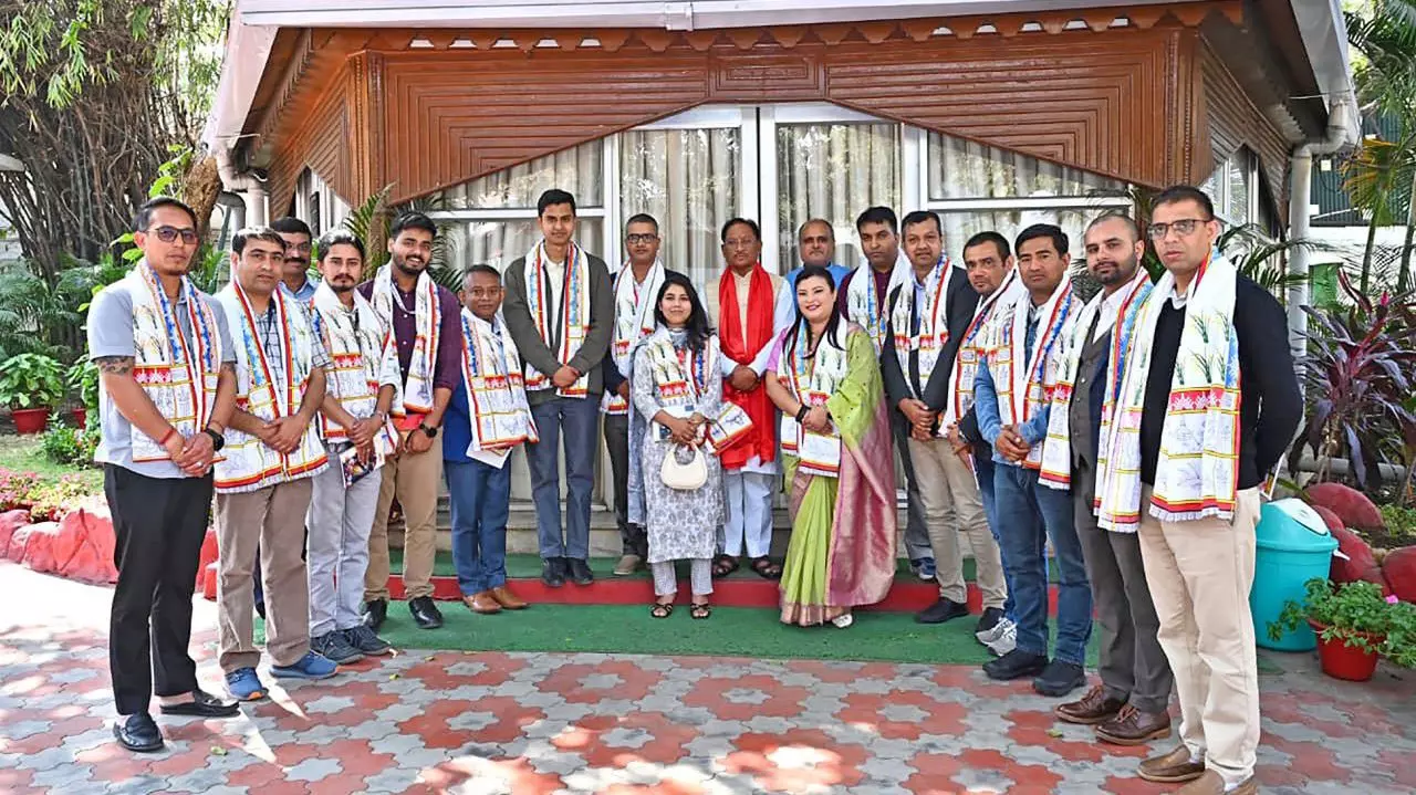 PIB अफसर और सिक्किम से अध्ययन भ्रमण पर आए पत्रकार मिले CM साय से PIB अफसर और सिक्किम से अध्ययन भ्रमण पर आए पत्रकार मिले CM साय से