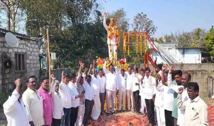 BRS नेताओं ने उंदेती प्रसाद को श्रद्धांजलि दी BRS नेताओं ने उंदेती प्रसाद को श्रद्धांजलि दी