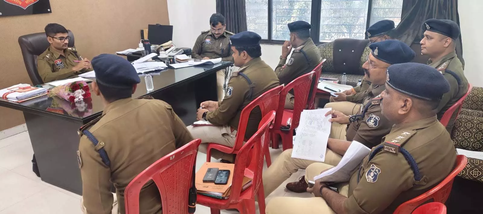 DCP पश्चिम जोन की क्राइम मीटिंग: अपराध नियंत्रण, त्वरित विवेचना और अवैध गतिविधियों पर सख्ती के निर्देश DCP पश्चिम जोन की क्राइम मीटिंग: अपराध नियंत्रण, त्वरित विवेचना और अवैध गतिविधियों पर सख्ती के निर्देश