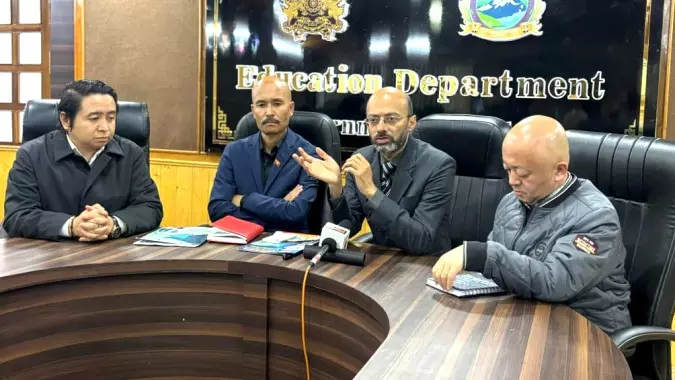 Sikkim : राज्य सरकार आशा पैरा मेडिकल इंस्टीट्यूट को हरी झंडी दिखाएगी Sikkim : राज्य सरकार आशा पैरा मेडिकल इंस्टीट्यूट को हरी झंडी दिखाएगी