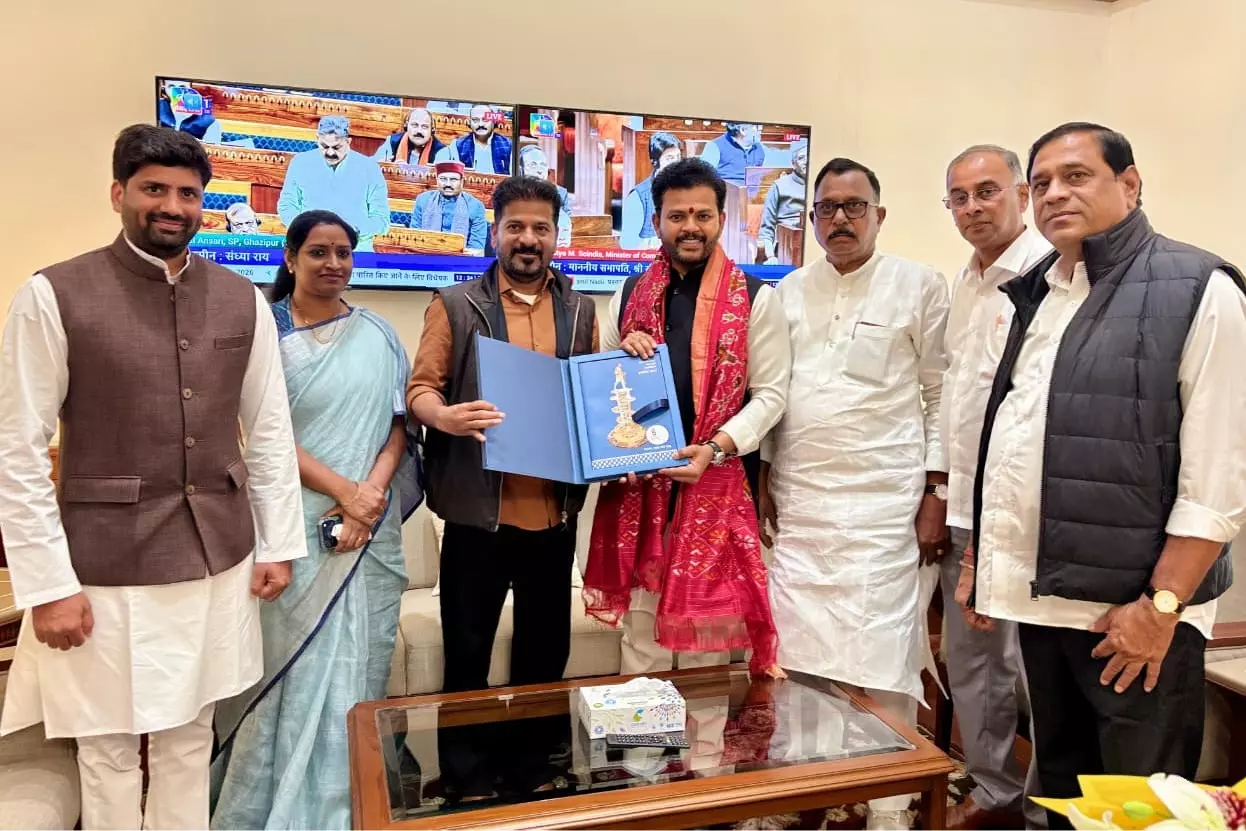 Revanth Reddy ने तेलंगाना में एयरपोर्ट प्रोजेक्ट्स पर तेजी से कार्रवाई की मांग की Revanth Reddy ने तेलंगाना में एयरपोर्ट प्रोजेक्ट्स पर तेजी से कार्रवाई की मांग की