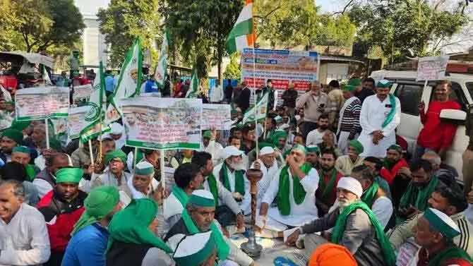 Farmers का विरोध: US-भारत नए ट्रेड समझौते पर चिंता Farmers का विरोध: US-भारत नए ट्रेड समझौते पर चिंता