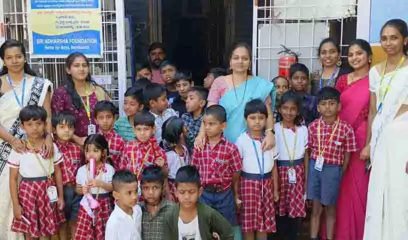 श्री चैतन्य CBSE स्कूल ने आदर्श फाउंडेशन को दान दिया श्री चैतन्य CBSE स्कूल ने आदर्श फाउंडेशन को दान दिया