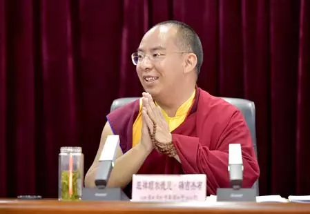 पेइचिंग में ली कानच्ये की पंचेन लामा से मुलाकात पेइचिंग में ली कानच्ये की पंचेन लामा से मुलाकात