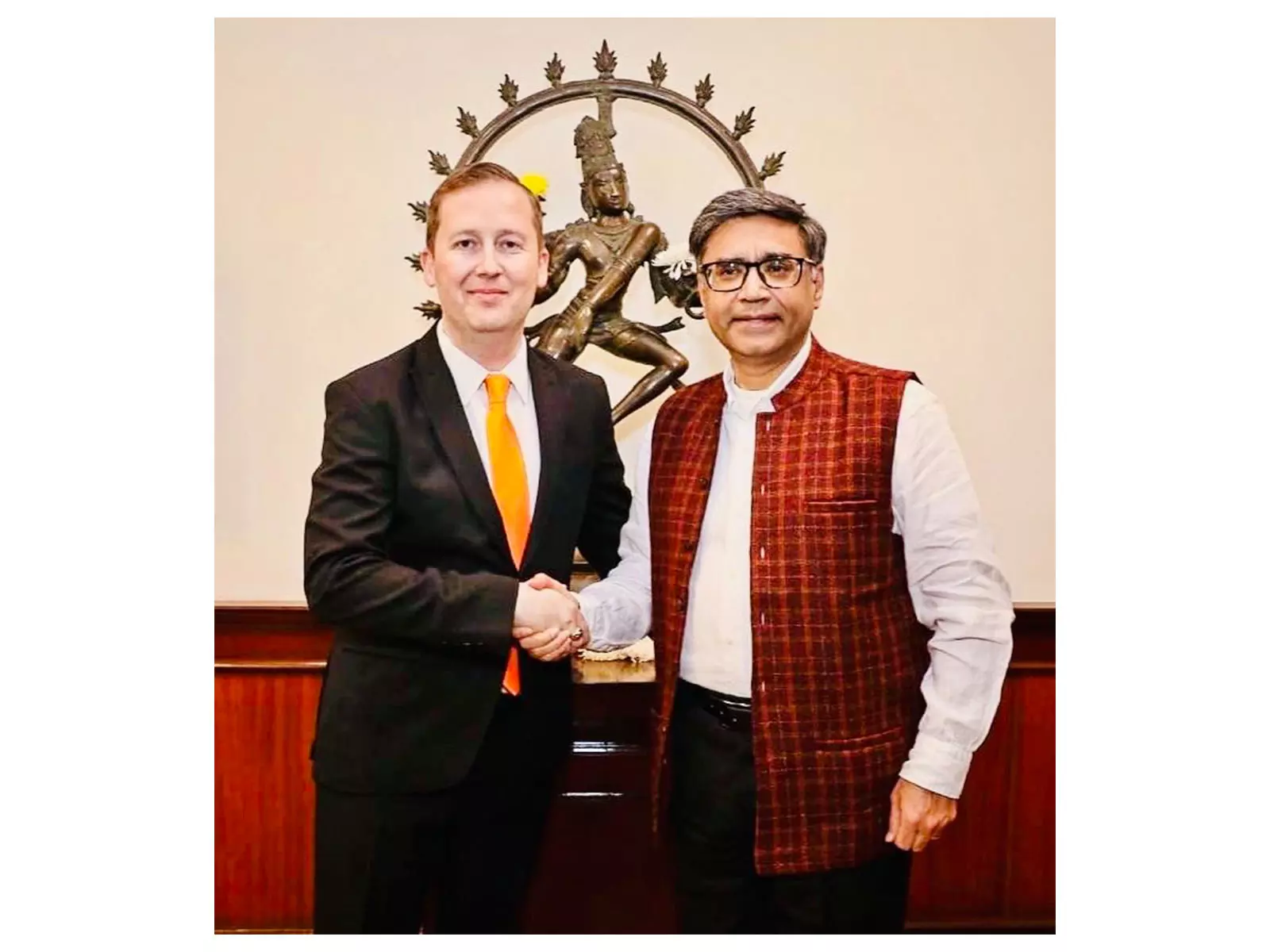 अमेरिकी राजदूत गोर ने India-अमेरिका व्यापार साझेदारी पर अवसरों पर चर्चा की अमेरिकी राजदूत गोर ने India-अमेरिका व्यापार साझेदारी पर अवसरों पर चर्चा की