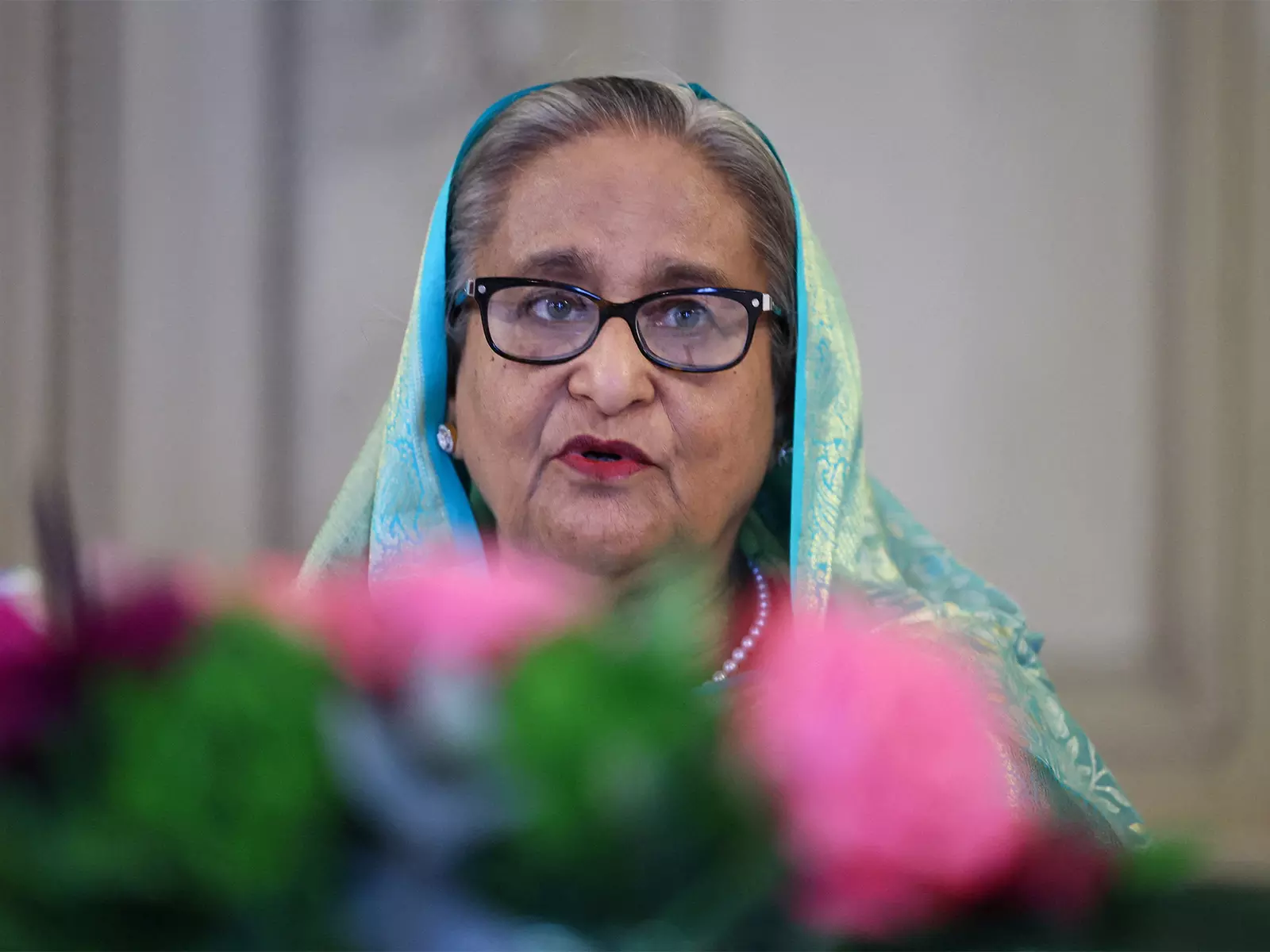 शेख हसीना ने Bangladesh चुनावों को सुनियोजित तमाशा बताया, पार्टी बहाल करने की मांग की शेख हसीना ने Bangladesh चुनावों को सुनियोजित तमाशा बताया, पार्टी बहाल करने की मांग की
