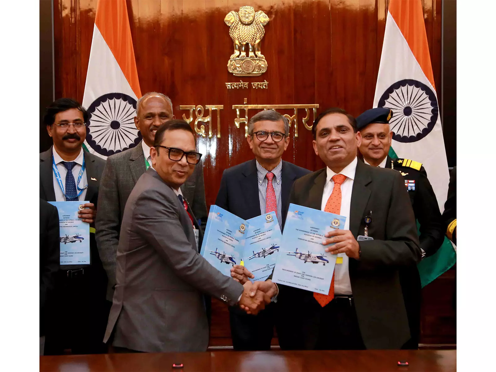 रक्षा मंत्रालय ने डोर्नियर 228 विमानों के लिए HAL के साथ 2,312 करोड़ रुपये का अनुबंध किया रक्षा मंत्रालय ने डोर्नियर 228 विमानों के लिए HAL के साथ 2,312 करोड़ रुपये का अनुबंध किया