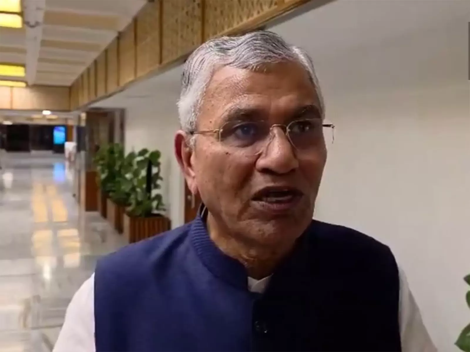 लोकतंत्र या संघीय ढांचे का कोई उल्लंघन नहीं हुआ है: ONOE JPC अध्यक्ष पीपी चौधरी लोकतंत्र या संघीय ढांचे का कोई उल्लंघन नहीं हुआ है: ONOE JPC अध्यक्ष पीपी चौधरी