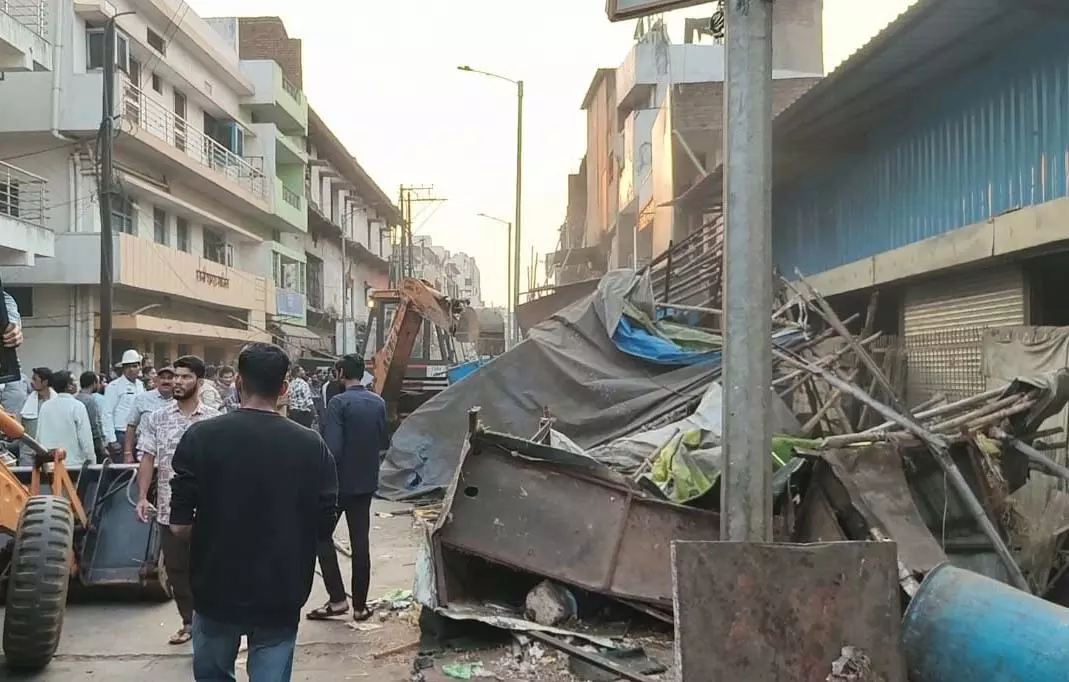 टीम प्रहरी अभियान: मालवीय रोड सहित प्रमुख बाजारों में अतिक्रमण हटाया टीम प्रहरी अभियान: मालवीय रोड सहित प्रमुख बाजारों में अतिक्रमण हटाया