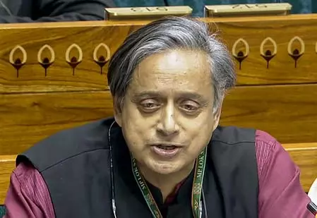 नागरिक उड्डयन मंत्रालय के 97 प्रतिशत शिकायतें सुलझाने के दावे पर शशि थरूर ने उठाए सवाल नागरिक उड्डयन मंत्रालय के 97 प्रतिशत शिकायतें सुलझाने के दावे पर शशि थरूर ने उठाए सवाल