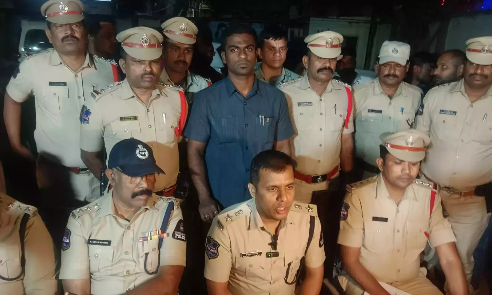 Telangana: पुलिस ने घेराबंदी कर 37 दोपहिया वाहन जब्त किए