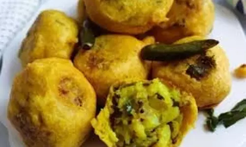 Ekadashi Vrat Special Aloo Vada :एकादशी व्रत में कुट्टू और साबूदाना आटे से बनाएं क्रिस्पी व्रत वाला आलू वडा