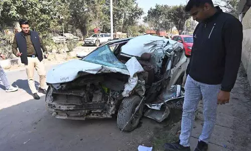 Ghazipur में कार एक्सीडेंट में महिला और बेटी की मौत Ghazipur में कार एक्सीडेंट में महिला और बेटी की मौत