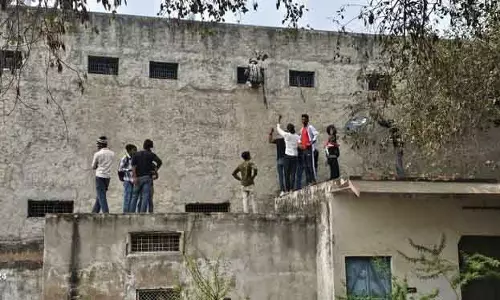Haryana शिक्षा बोर्ड के लिए दसवीं-बारहवीं की परीक्षाओं में नकल रोकना मुश्किल Haryana शिक्षा बोर्ड के लिए दसवीं-बारहवीं की परीक्षाओं में नकल रोकना मुश्किल