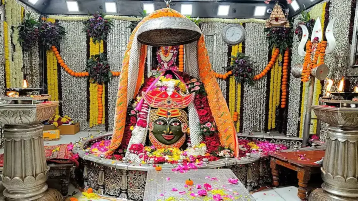 Ujjain: महाकाल मंदिर में महाशिवरात्रि उत्सव का सैलाब Ujjain: महाकाल मंदिर में महाशिवरात्रि उत्सव का सैलाब