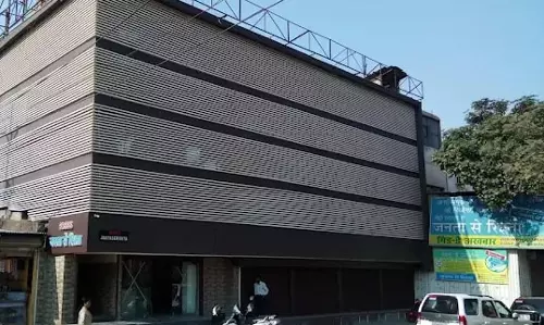 कपड़ा शॉप में सेल्स गर्ल्स-बॉय और रायपुर अखबार दफ्तर के लिए ऑफिस बॉय के पदों पर निकली भर्ती