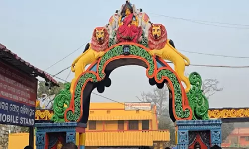 पुरी के श्री लोकनाथ मंदिर में भक्तों की लंबी कतार, साल में एक बार होते हैं अद्भुत दर्शन