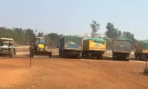 एसडीएम ने रेत चोरी पर कार्रवाई की, जेसीबी ट्रैक्टर और 4 हाईवा जब्त एसडीएम ने रेत चोरी पर कार्रवाई की, जेसीबी ट्रैक्टर और 4 हाईवा जब्त