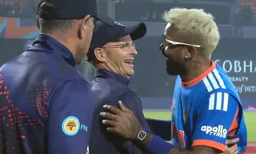 T20 World Cup 2026: गुरु देवो भव पूर्व कोच गैरी कर्स्टन ने हार्दिक पांड्या पर कसा तंज T20 World Cup 2026: गुरु देवो भव पूर्व कोच गैरी कर्स्टन ने हार्दिक पांड्या पर कसा तंज