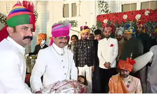 प्रेरणादायक उदाहरण: लौटाए दहेज में मिल रहे 31 लाख, दूल्हा क्या बोला? प्रेरणादायक उदाहरण: लौटाए दहेज में मिल रहे 31 लाख, दूल्हा क्या बोला?
