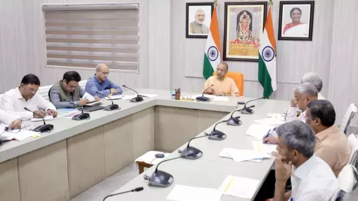 Lucknow: एएम ग्रुप और इन्वेस्ट यूपी की साझेदारी, बड़े निवेश की तैयारी Lucknow: एएम ग्रुप और इन्वेस्ट यूपी की साझेदारी, बड़े निवेश की तैयारी