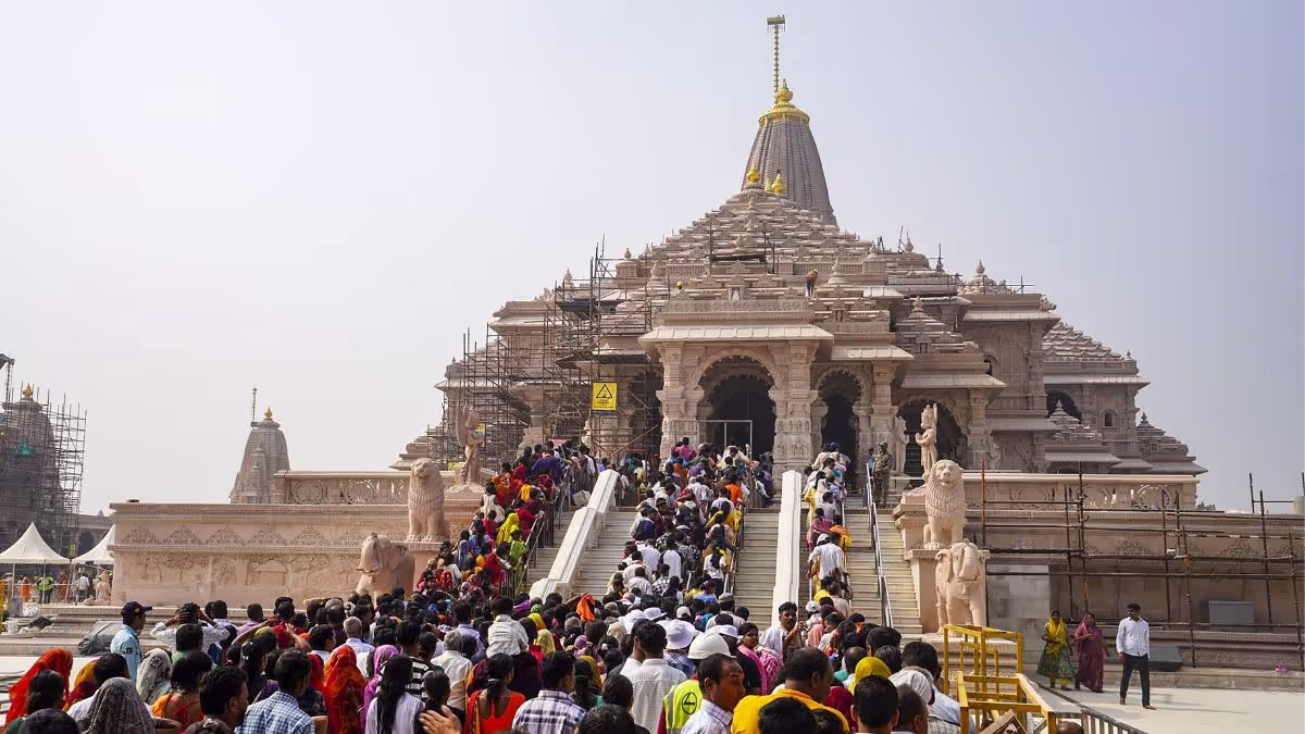 Ayodhya: राम भक्तों के स्वागत में खड़ा होगा लक्ष्मण द्वार