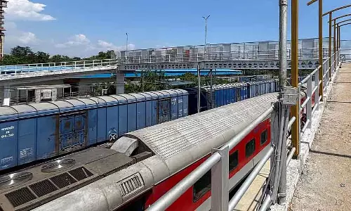 Bangalore के डांडू स्टेशन पर काम: ट्रेनों का रूट बदला, देरी हुई Bangalore के डांडू स्टेशन पर काम: ट्रेनों का रूट बदला, देरी हुई