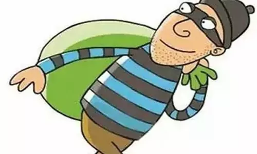 Farrukhabad: कस्बे में चोरों के हौसले बुलंद, पुलिस अलर्ट पर सवाल Farrukhabad: कस्बे में चोरों के हौसले बुलंद, पुलिस अलर्ट पर सवाल