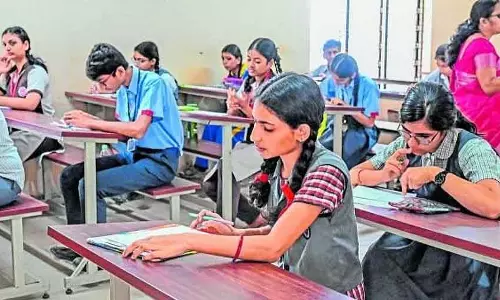 SSLC रिवॉर्ड स्कीम: बागलकोट में डोनर्स ने बड़ा योगदान दिया SSLC रिवॉर्ड स्कीम: बागलकोट में डोनर्स ने बड़ा योगदान दिया